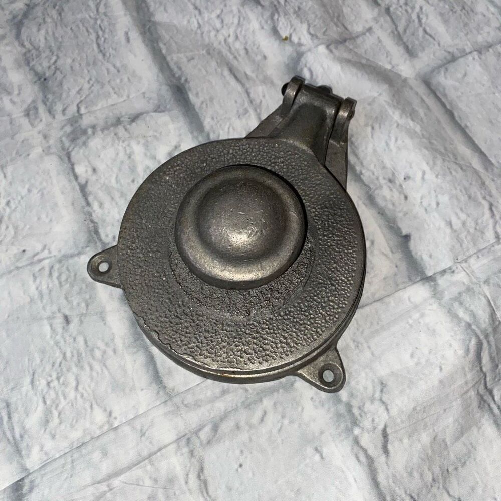 Vintage iron crepe maker with flip top and hand knob silver 6.5x5